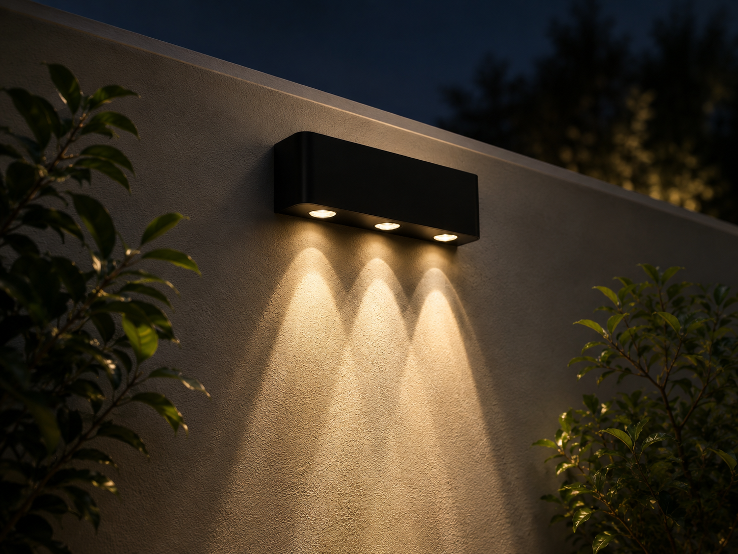 Solis™ Solar Wall Light